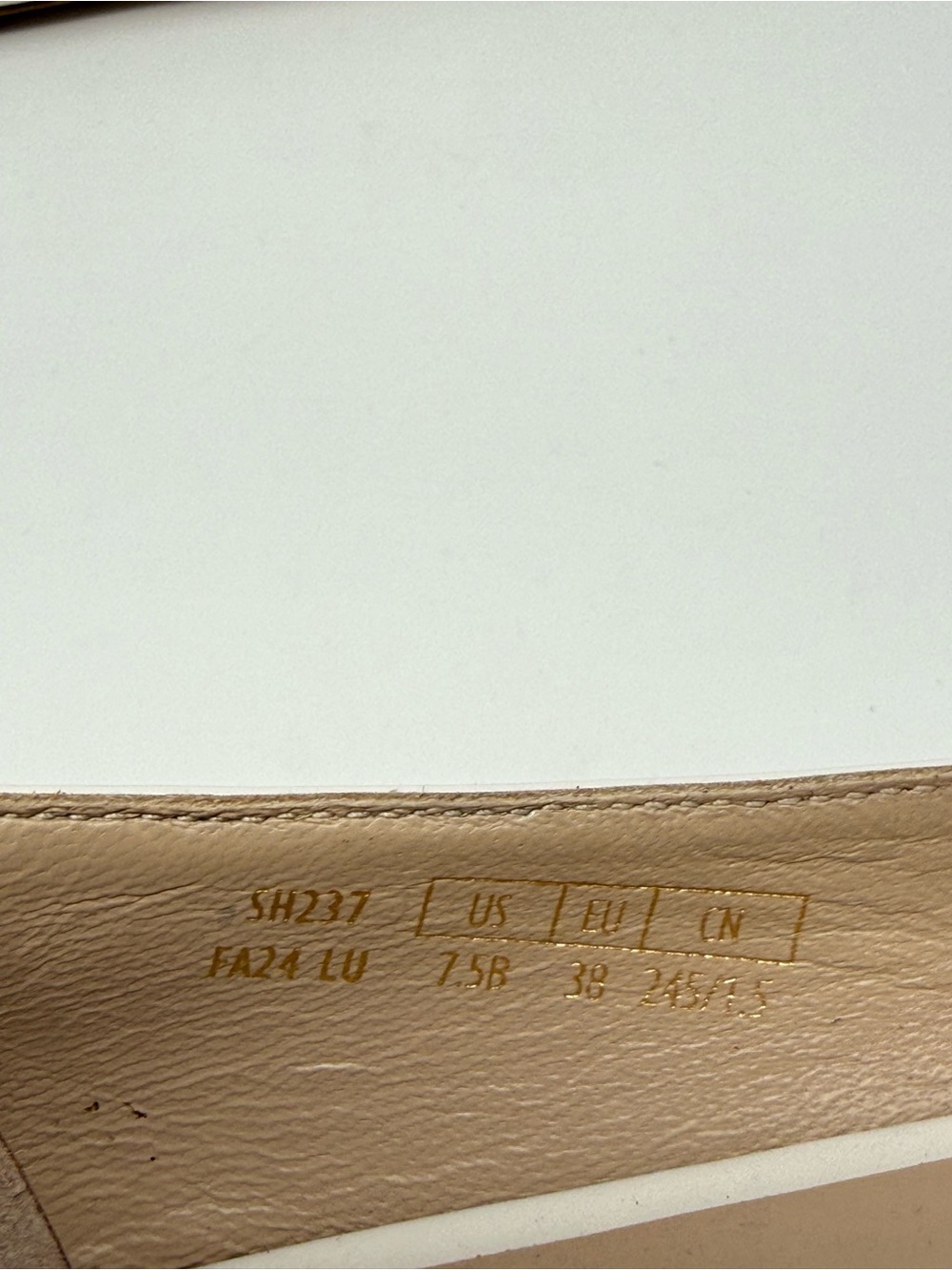 New Stuart Weitzman Emilia Pointed Toe Flat Cream Patent Sz 7.5 - Picture 16 of 16